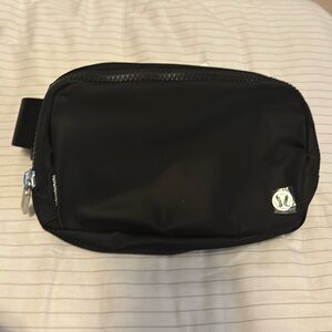 Lululemon Everywhere Belt Bag